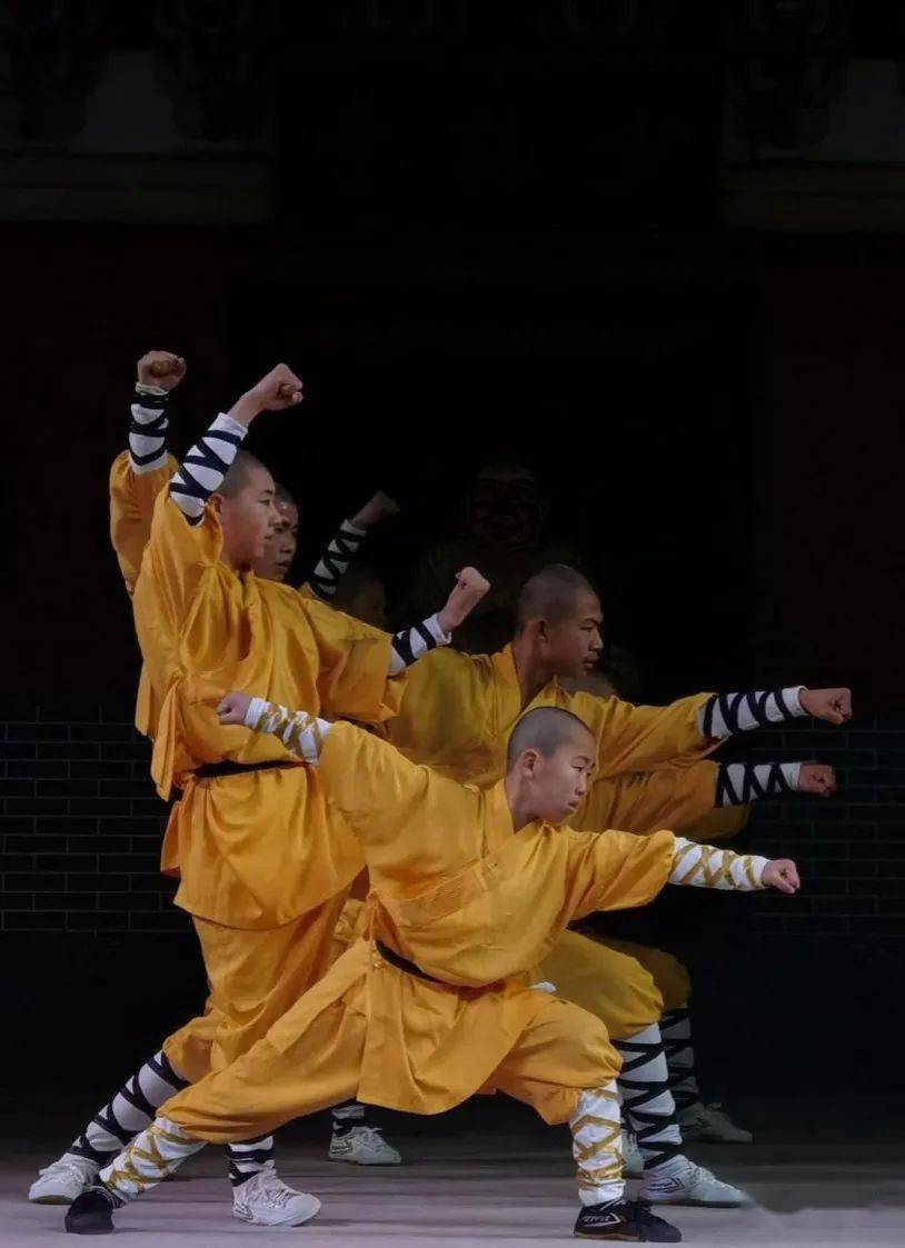 用优美而又帅气的肢体表演和造型来展现少林拳法,童子功,象形拳等少林