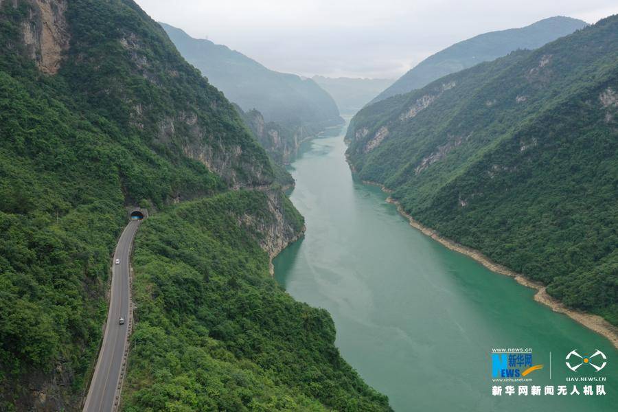 武陵|沿着高速看中国丨与乌江画廊“同框”的高速公路