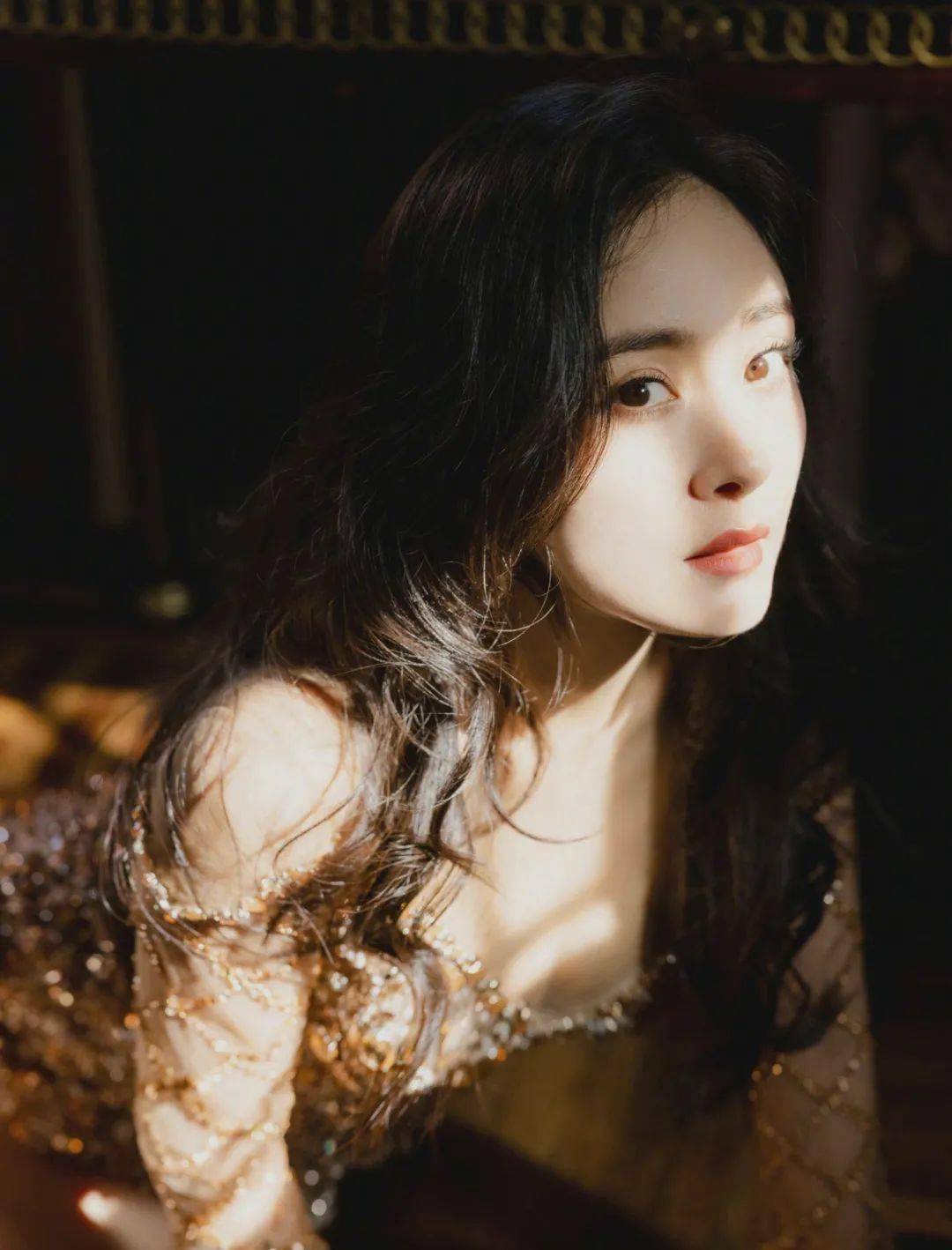 高定|快讯 | 王一博大片、杨幂美图、蔡徐坤舞台造型、李现写真