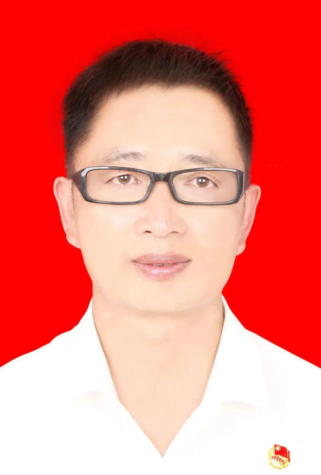 陈爱民符平是红河日报社一名记者长期从事民生新闻报道关注百姓疾苦