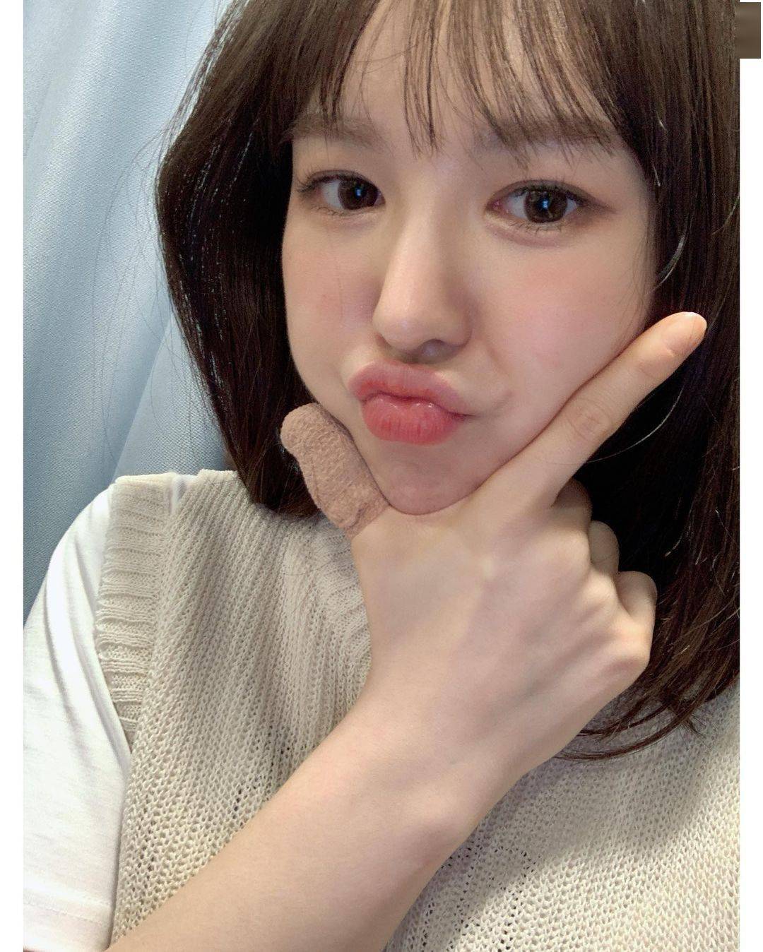 用完d的声音来完成一天的结尾吧～wendy的可爱自拍照送达