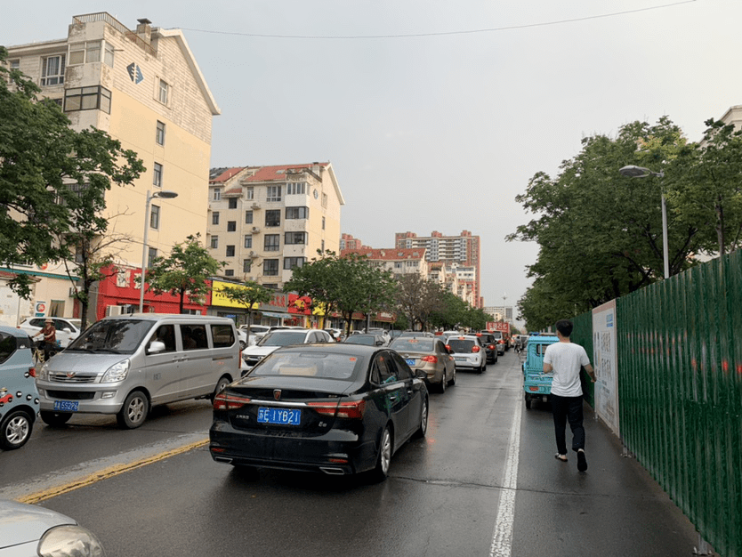 濮阳这条路正在改造