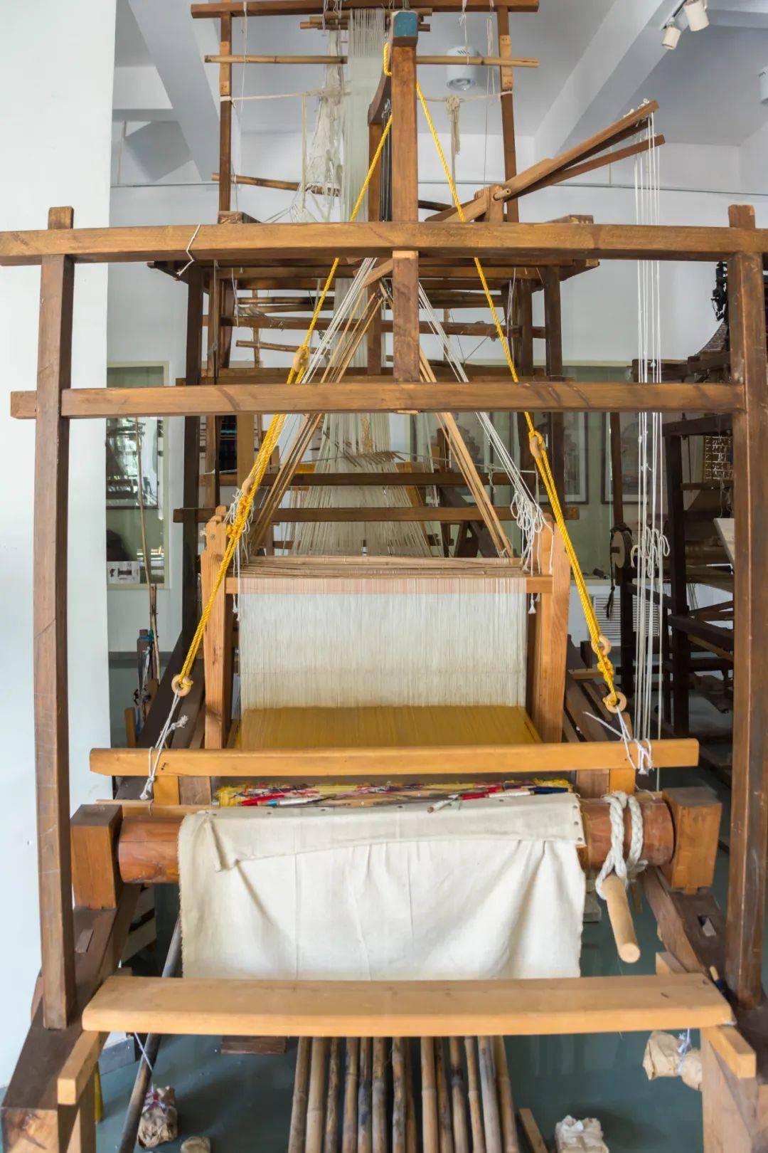 制作龙袍的纺织技艺,太美太绝了!_丝绸