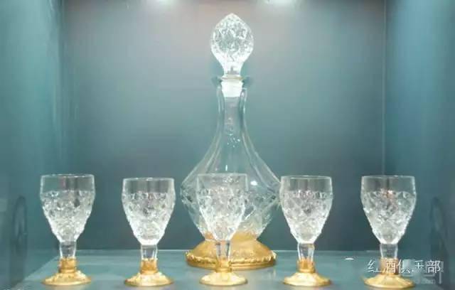 The|好奇!香槟需要醒酒吗?