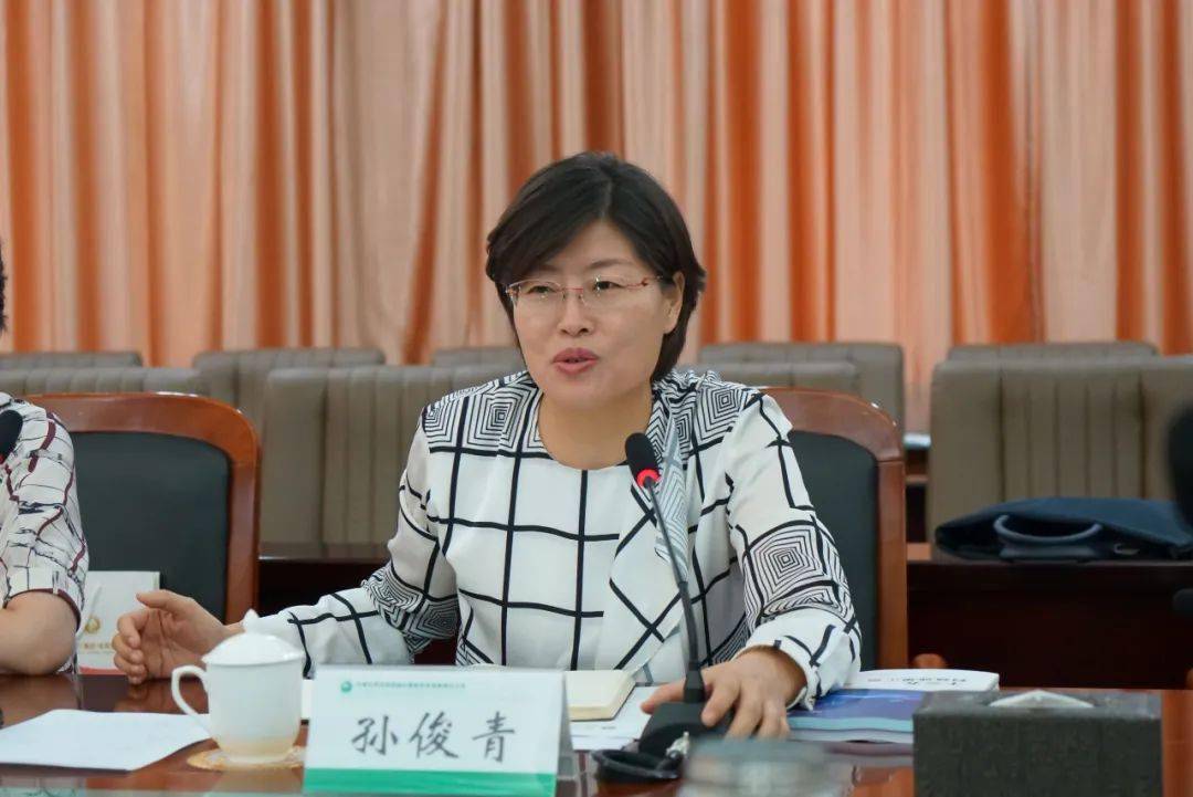 自治区科技厅孙俊青一行赴集团公司调研指导