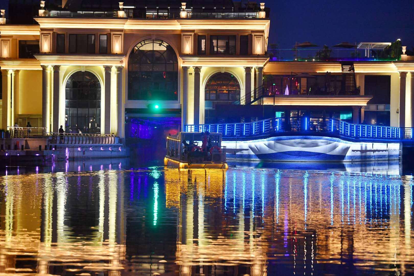亮马河燕莎桥至朝阳公园段周末通航，夜航可赏灯光秀