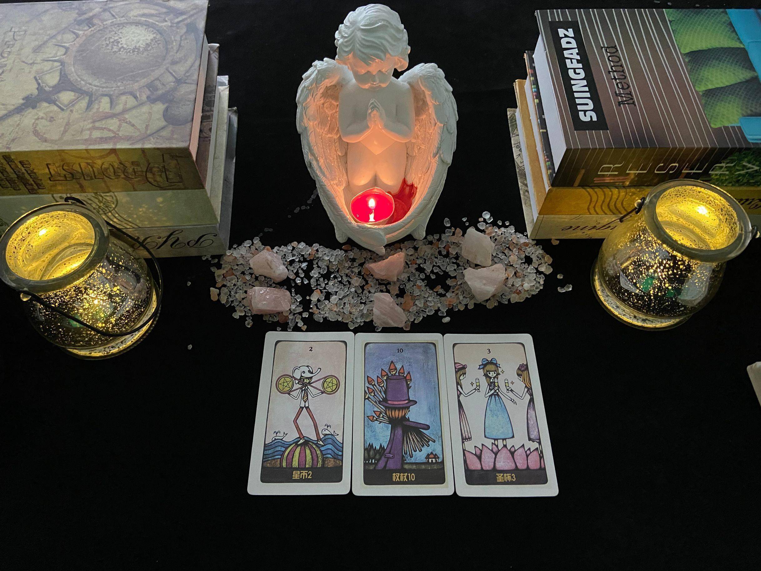 灵石塔罗:处女座八月份运势,旧人再次靠近,灵魂伴侣的虐恋