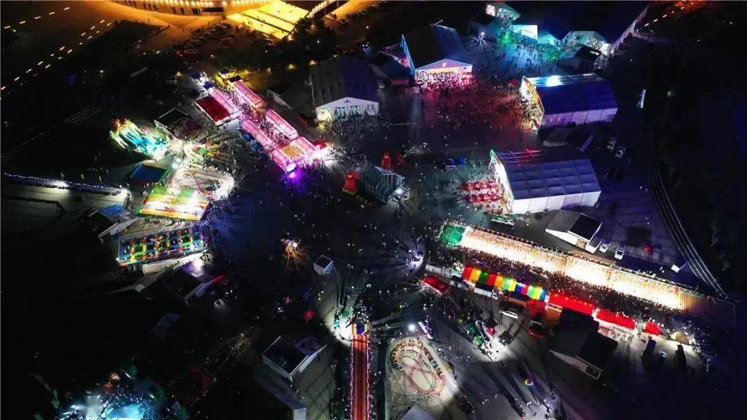 啤酒节举办地首次设在奥体中心,场地较往年更加开阔,设施更加完善