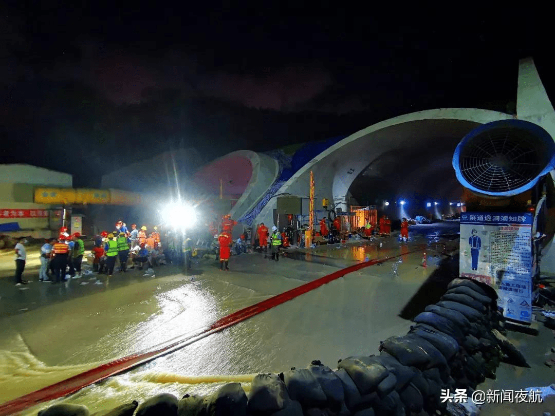 珠海石景山隧道透水事故经历者讲述：曾有两名工人逃出隧道_施工