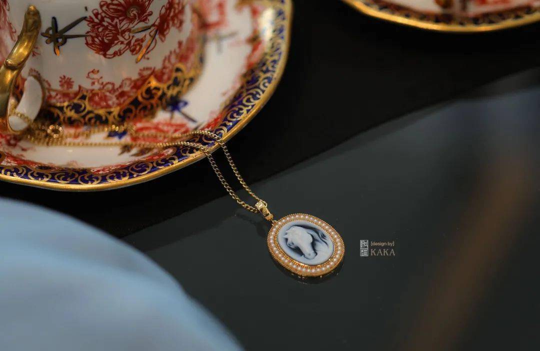 卡梅奥之马挂坠