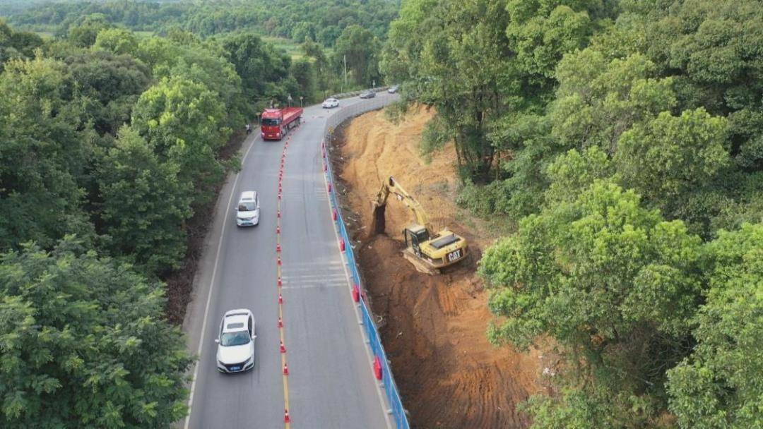 注意g322线零陵段这条大弯即将扳直