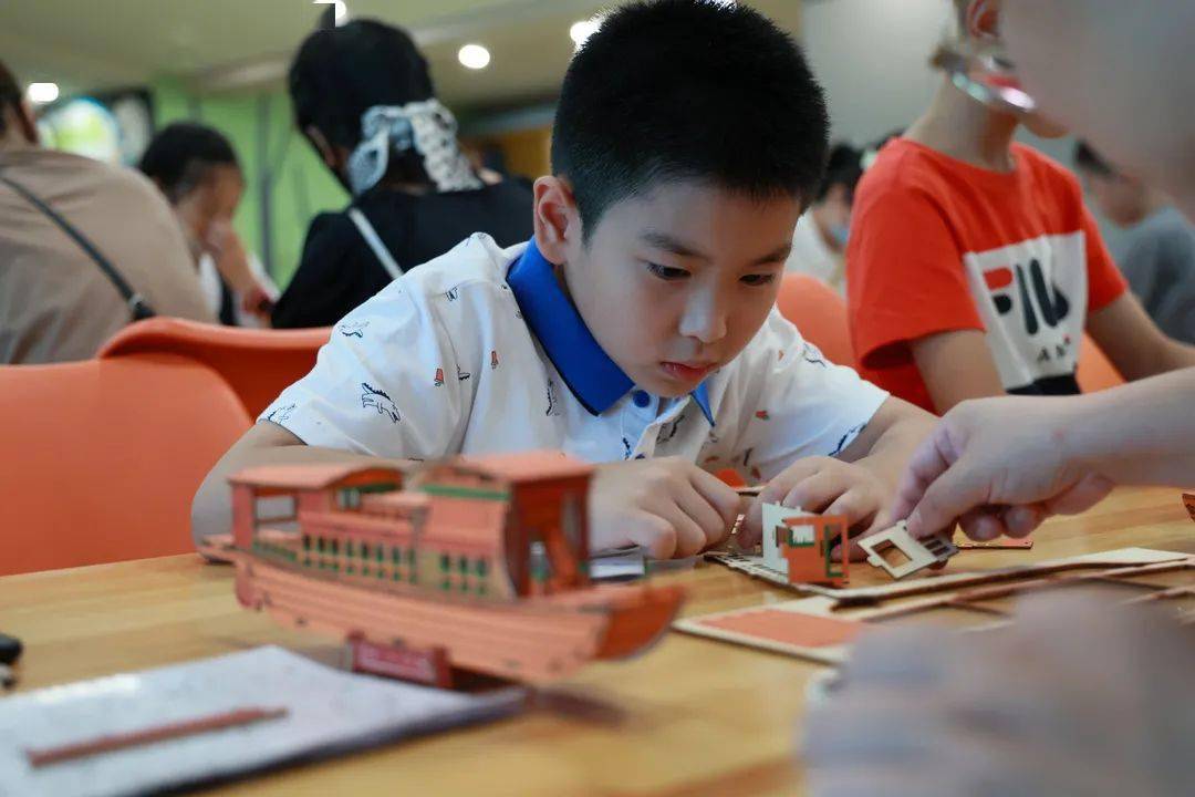 华美乐学讲堂亲子探索体验百年红船木制红船模型制作报名啦