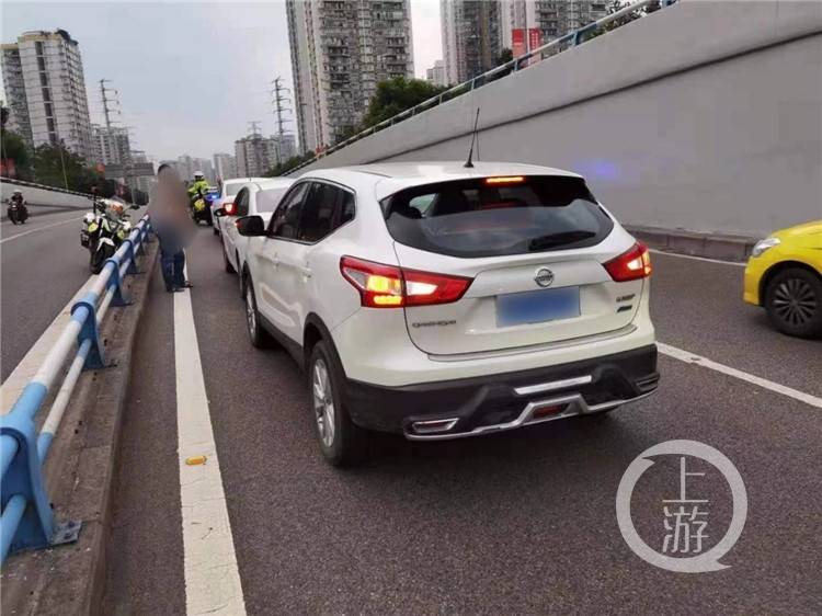 三車相撞,五車追尾……都是手機惹的禍