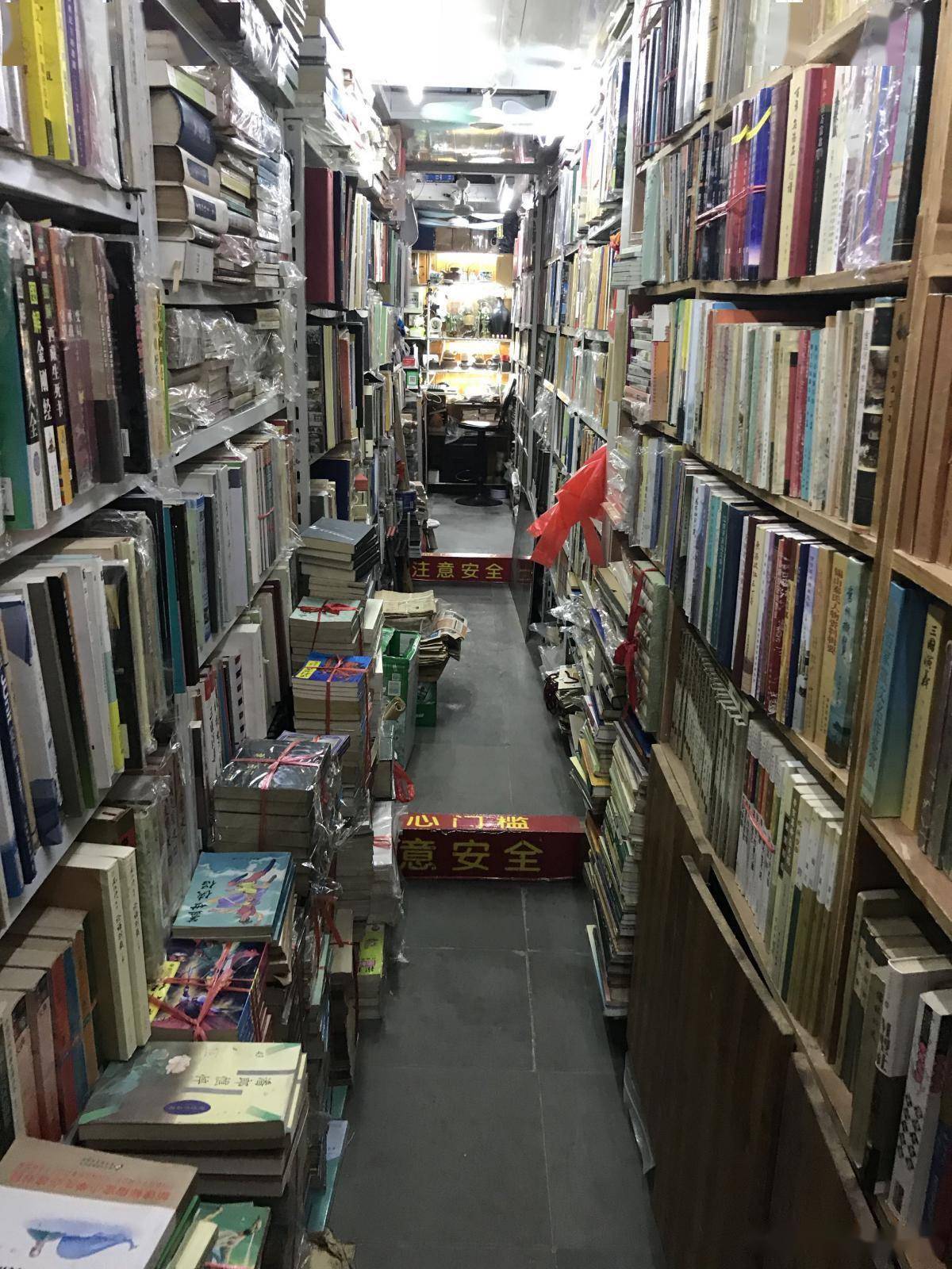 无锡南禅寺书城巷子里的壮壮旧书店