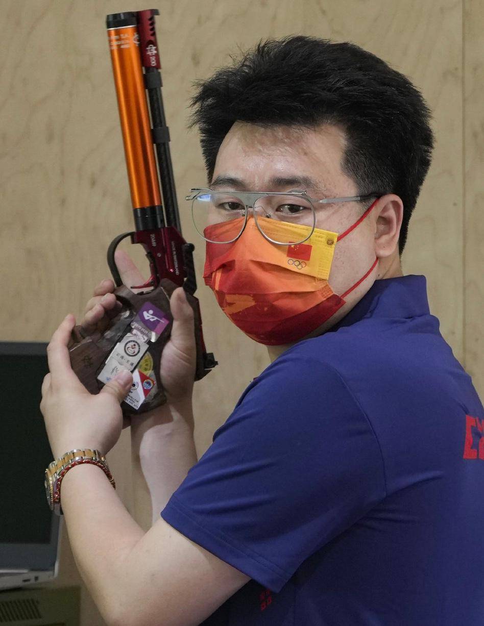 老当益壮,“四朝元老”庞伟夺得男子射击气手枪铜牌_奥运