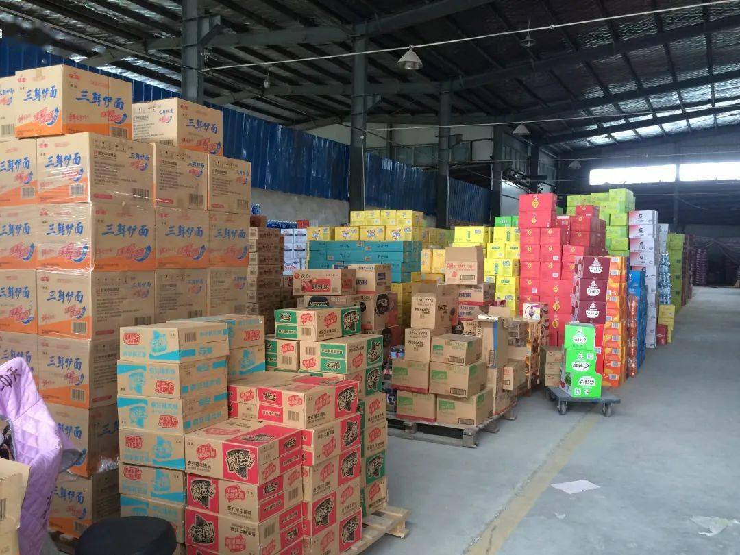 今晚这位长安人携8万元救灾物资已达郑州新密