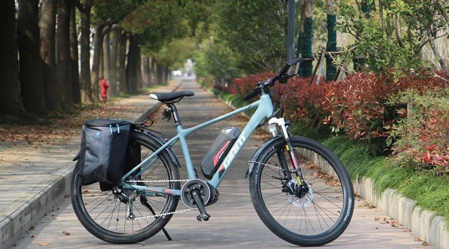 男女同行 骑车不累 atx 1 e 携手cate e 同行_搜狐汽车_搜狐网