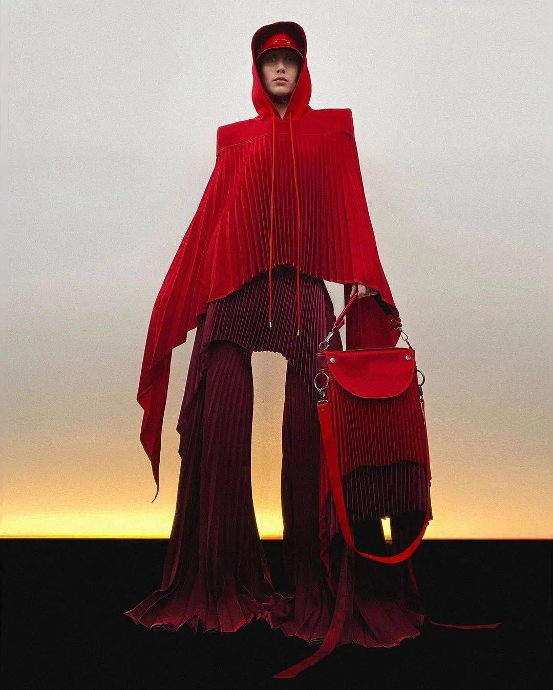 服装|灵感元素｜源自燕子的浪漫设计