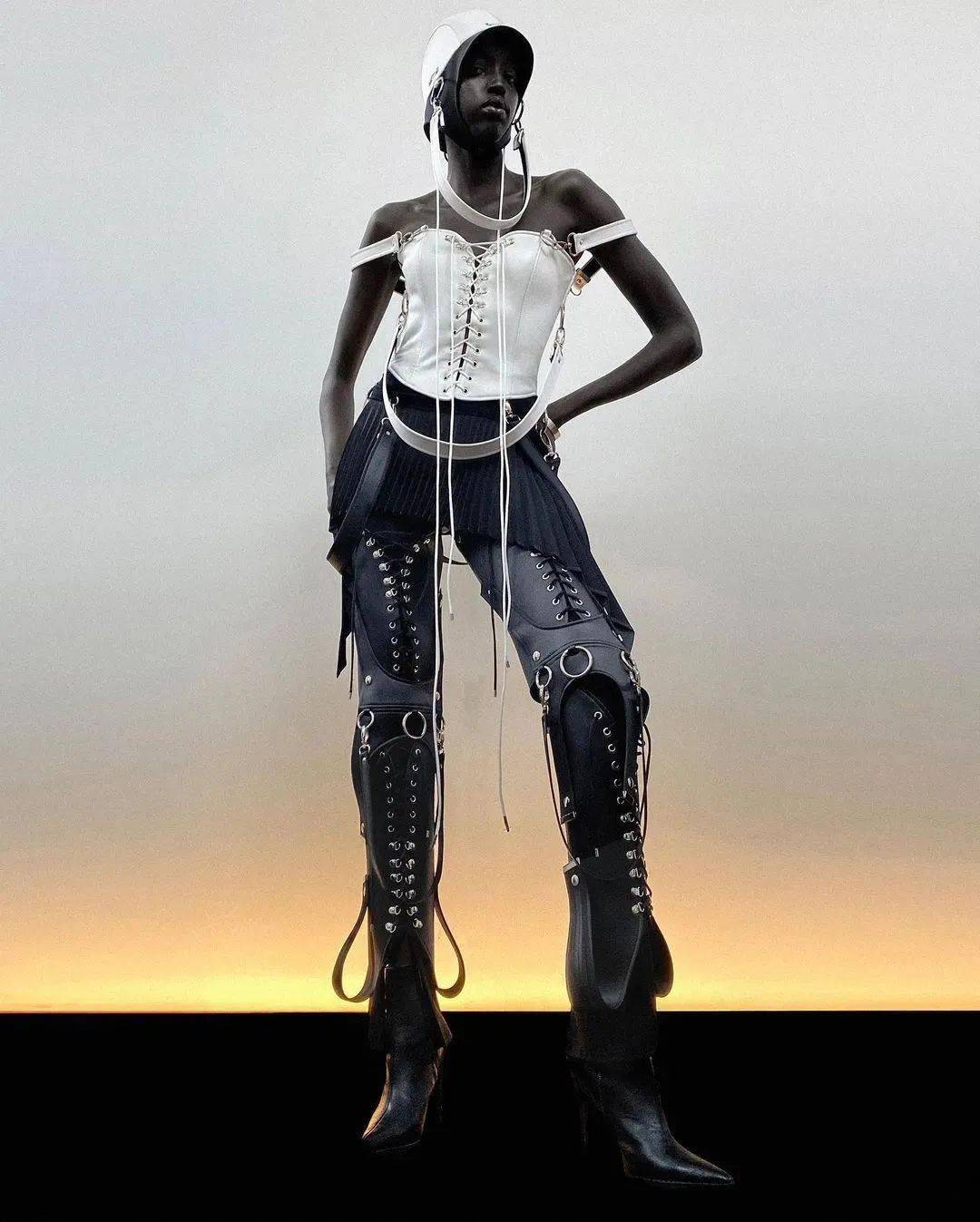 服装|灵感元素｜源自燕子的浪漫设计