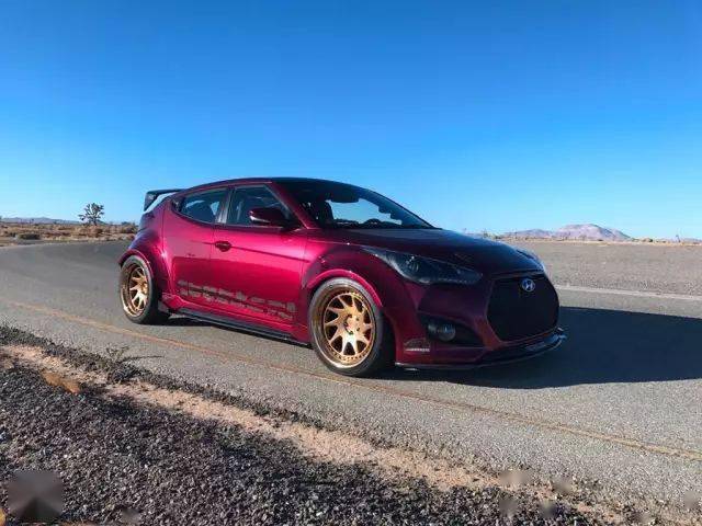 韩国小钢炮改装赛车外观现代飞思宽体包围加持霸气外露