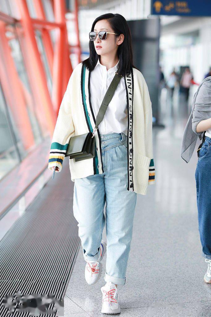 黑色|国货之光冲上热搜 盘点明星们的国货穿搭