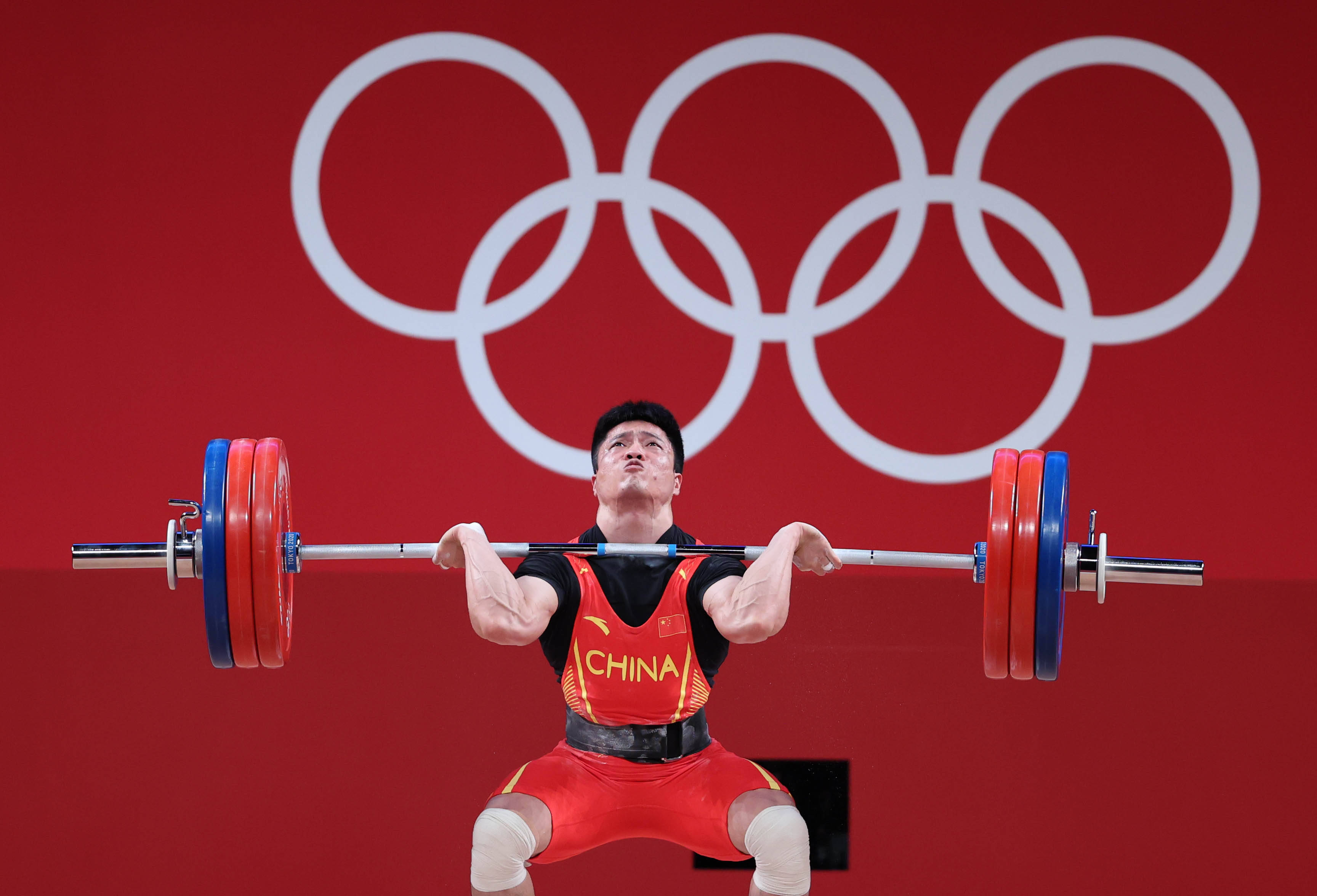 新华社记者 杨磊 摄当日,在东京奥运会举重男子61公斤级决赛中,中国