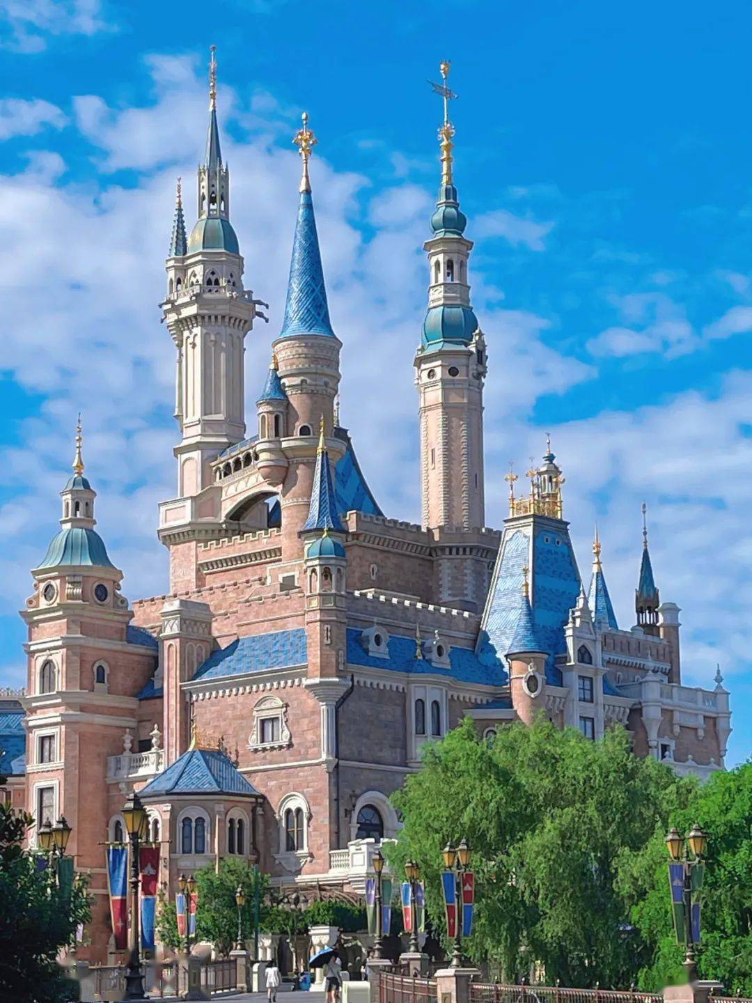 在迪士尼度过的晴天雨天,都是最美好的那些天 |55garden分享 」_城堡