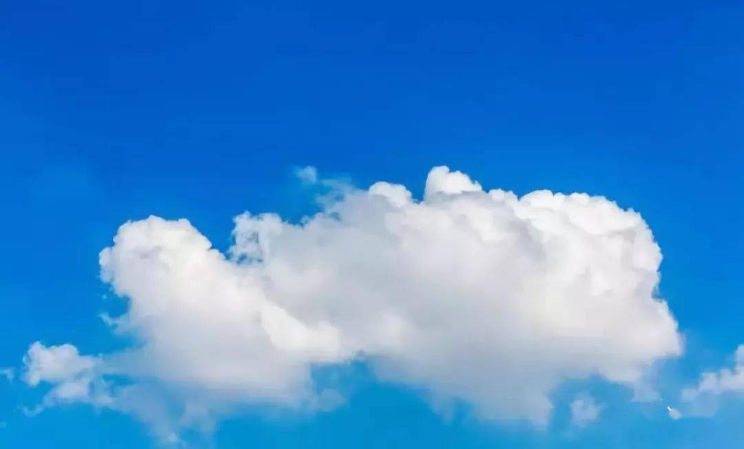 测试:选择一朵你喜欢的白云,测出你最近会有什么惊喜降临