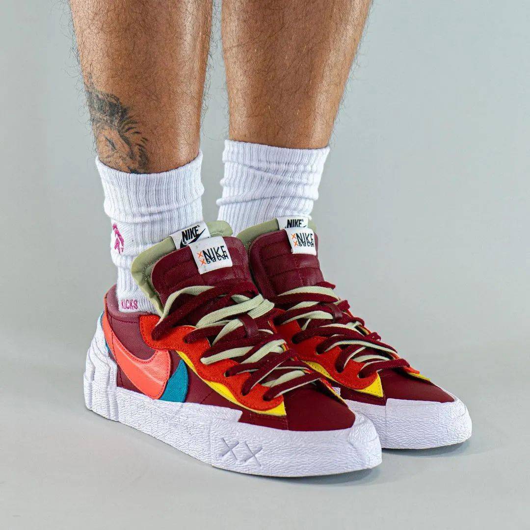 鞋舌|发售倒计时！sacai x KAWS x Nike 上脚新图曝光！