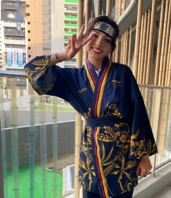 几天前,她也在社交网络晒出了到达东京参加奥运会的动态,也立刻吸引了