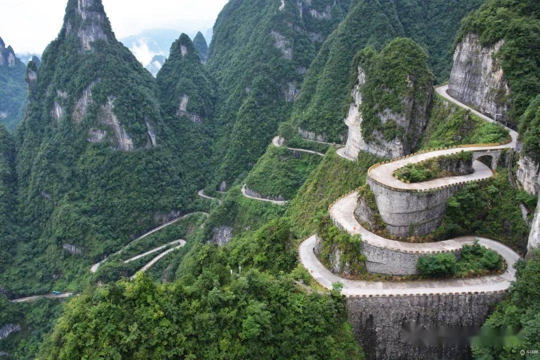 中国最美盘山公路图片