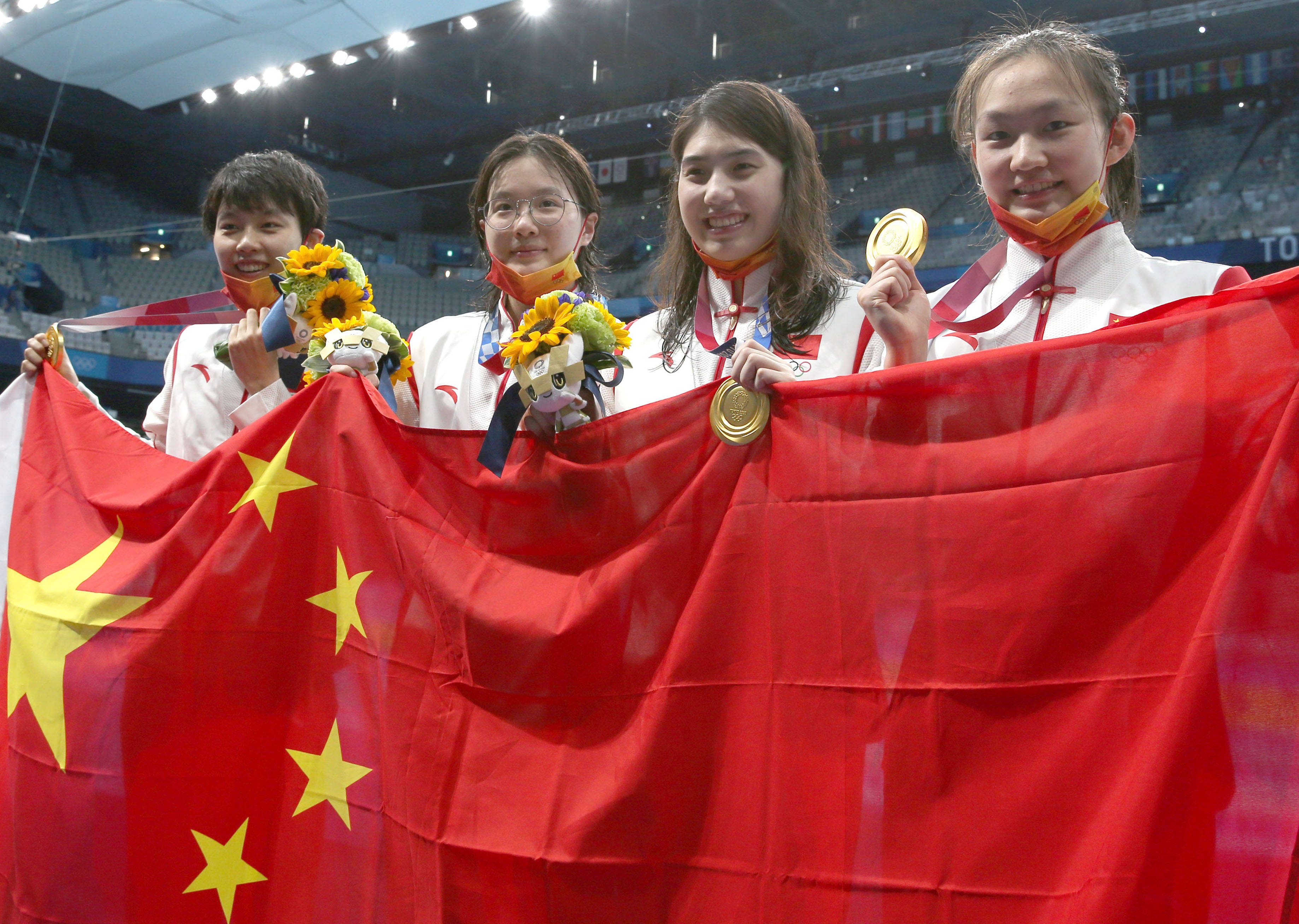 游泳——女子4x200米自由泳接力决赛:中国队打破世界纪录并夺冠