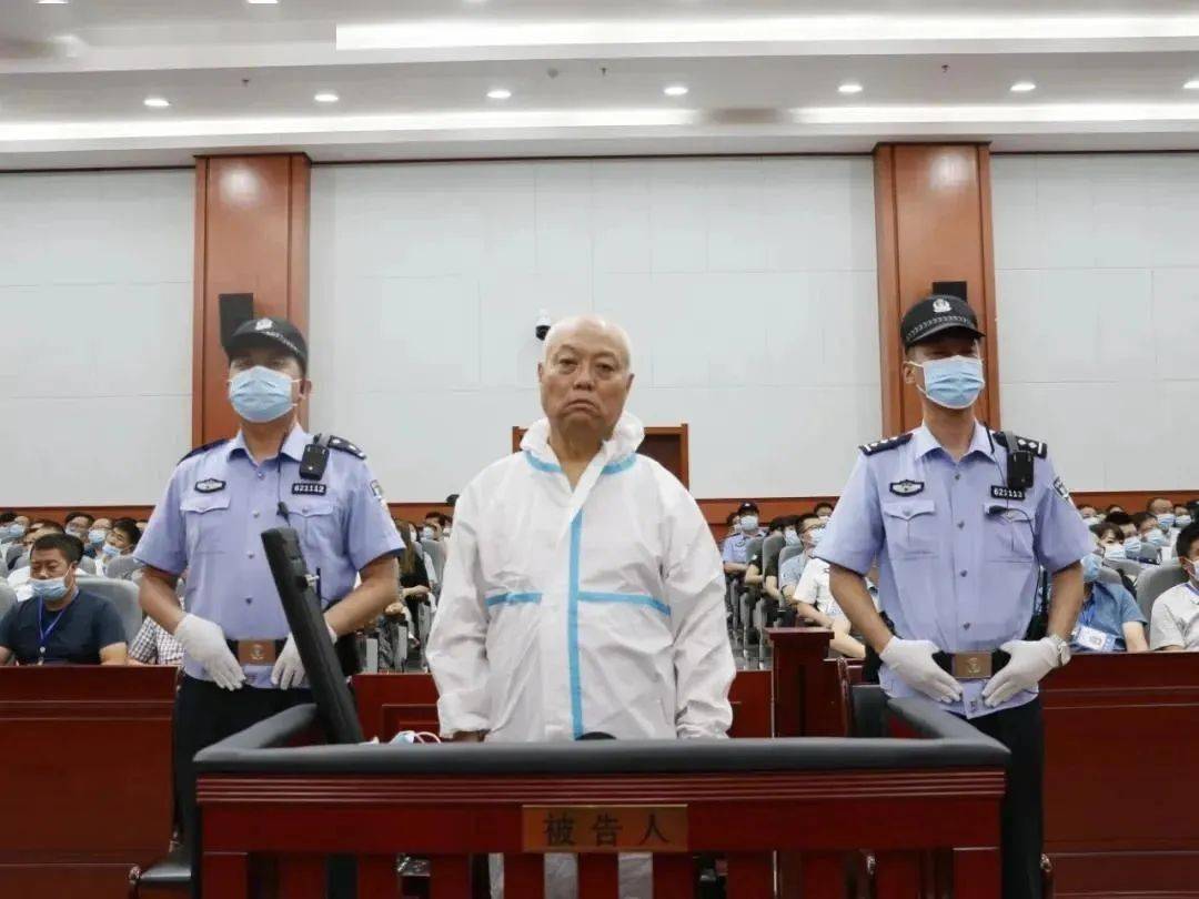 兰州市人大常委会原党组成员,副主任席飞跃受贿案一审开庭