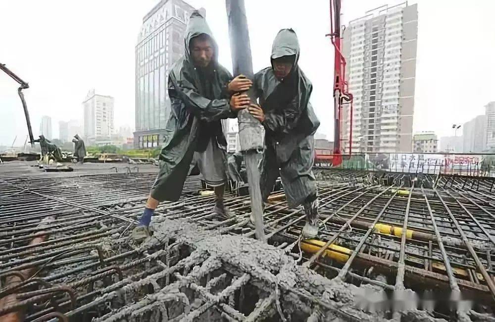 混凝土施工遭遇降雨怎麼辦?聽聽一線專家意見!_問題