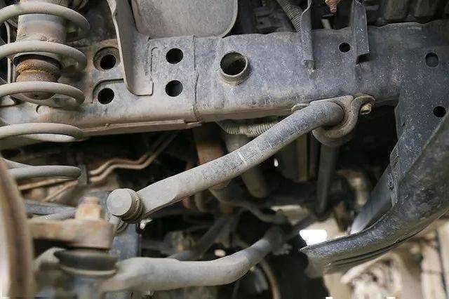 一代硬派典范 jeep牧马人(jk)底盘解析