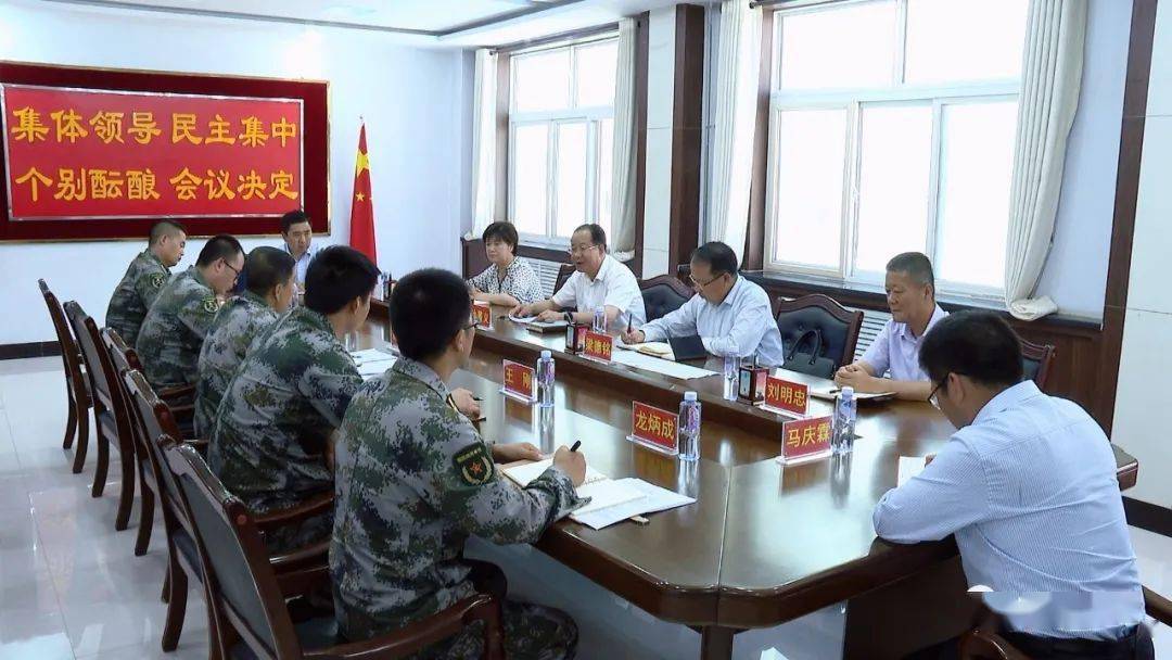 徐景义看望慰问县人武部官兵 梁德铭王晓玲一同慰问_岷县