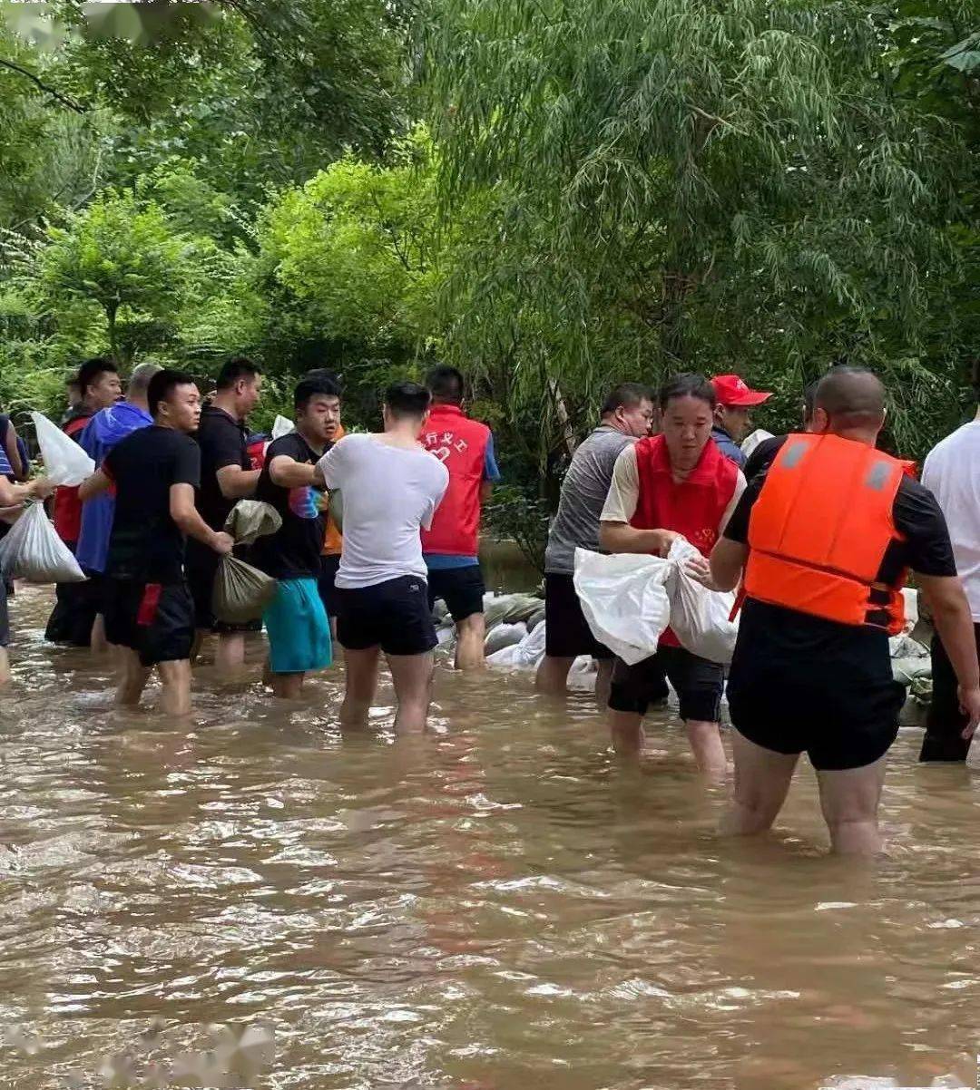 新乡税务人在抗洪抢险中彰显税务担当