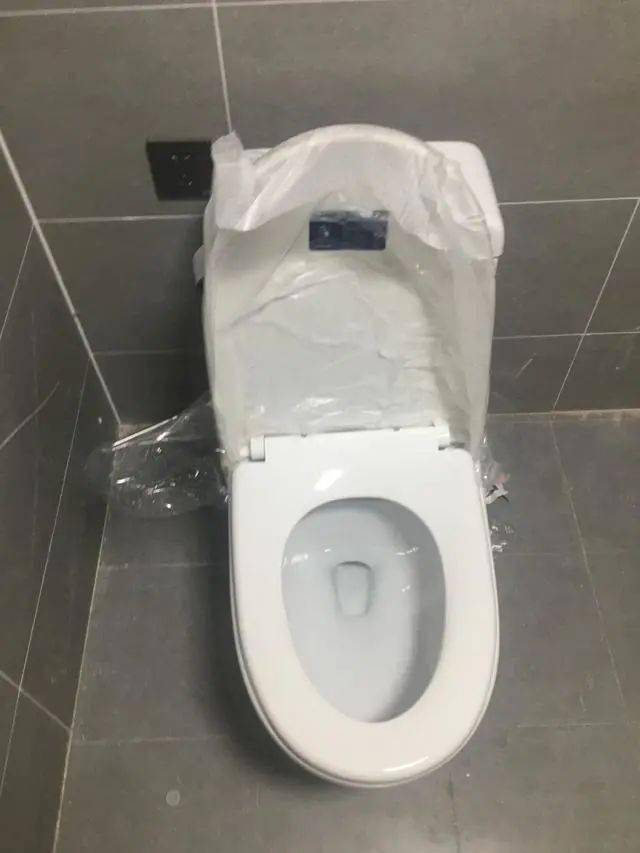 03e004f0172b4d5a96b3f9d7b3d3c5d8.jpeg