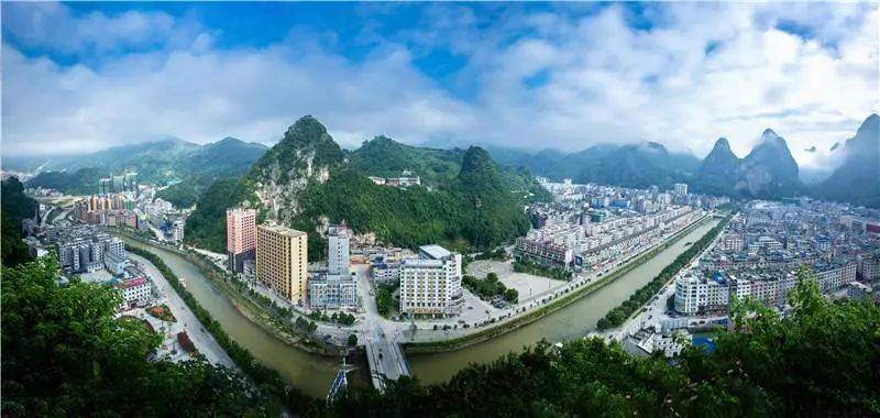 凤山县城全貌.凤山三门海景区.