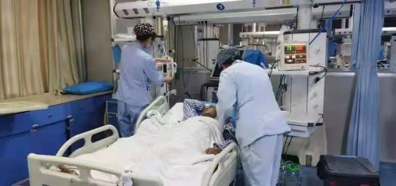 胡先生|男子电梯间心脏骤停 桃人医医护接力成功救治