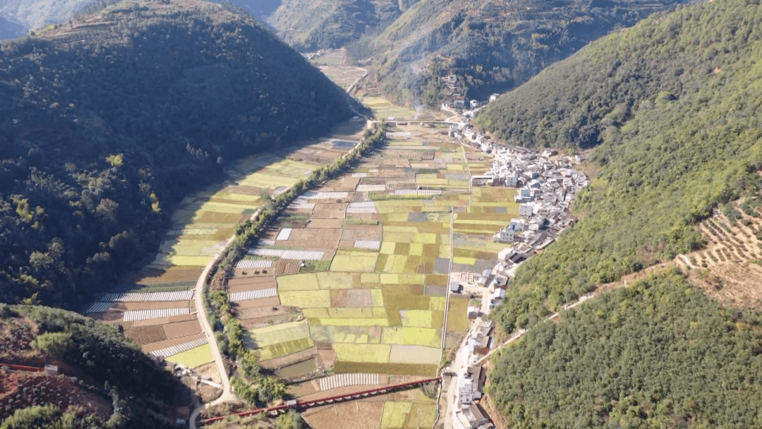 新城乡:民族团结筑和谐 凝心聚力促发展_石屏县