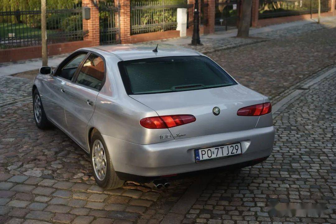 2000年国内的意大利小众车之阿尔法罗密欧166