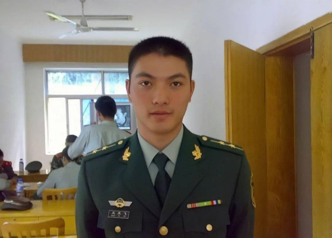 王亚飞,2000年入伍,2020年从武警丽水支队转业至省之江监狱工作,现任