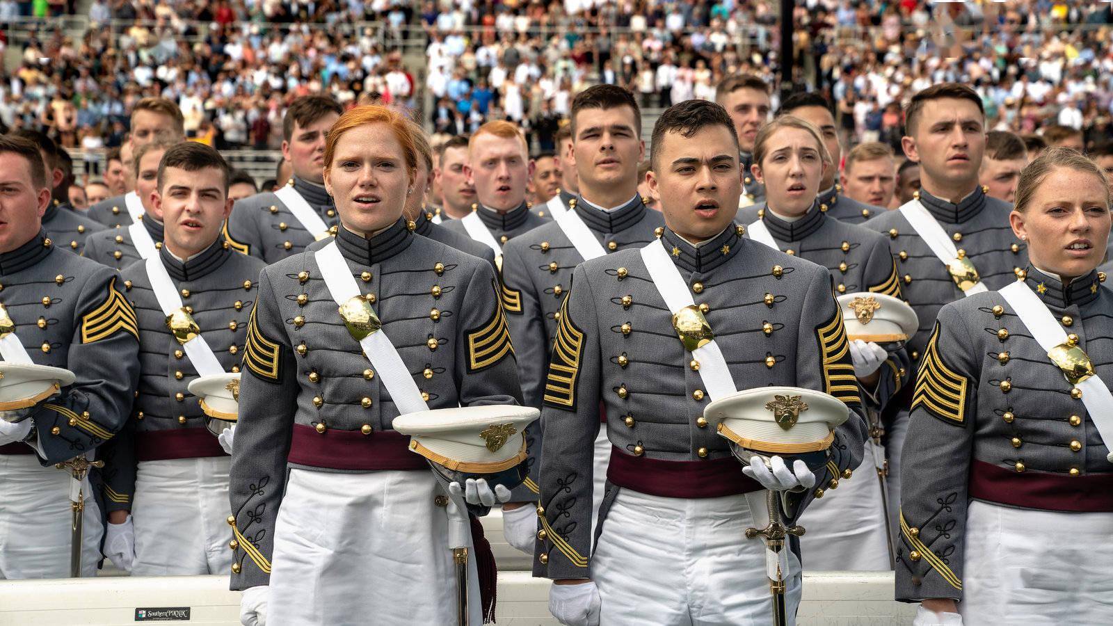 西点军校的夏季训练,不放暑假,培养军事技能和领导才能