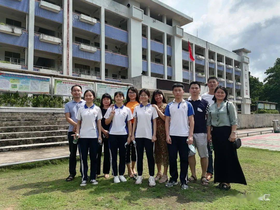 捐资兴学造福桑梓记船埔中学举行首届敦勉奖学奖教颁奖会