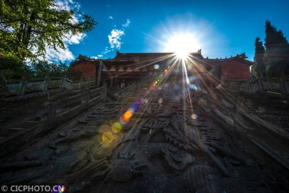 蓥华镇|四川什邡：钟鼎寺晨曦美如画