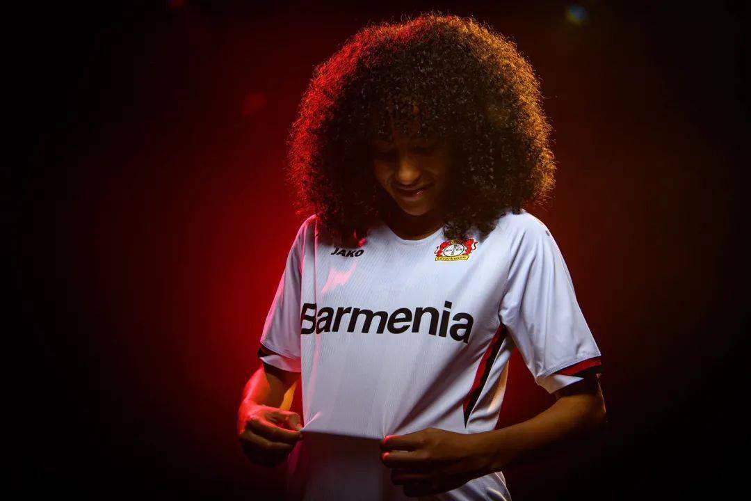 勒沃库森发布202122赛季客场球衣