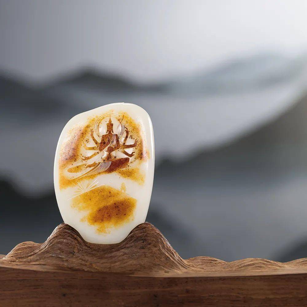 在众多精妙绝伦的玉雕工艺中,俏色巧雕,更是成就了"色"与"艺"的完美