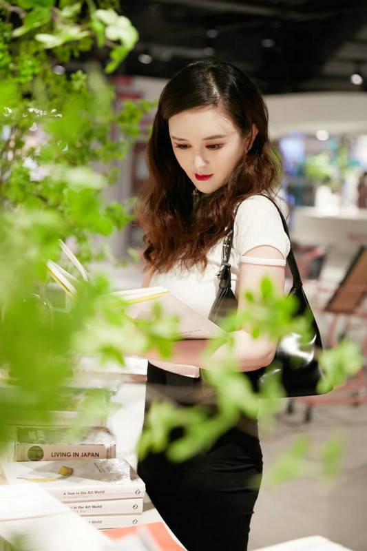 时尚|纤纤心语一丝清幽 刘竞温情尽显精致在线