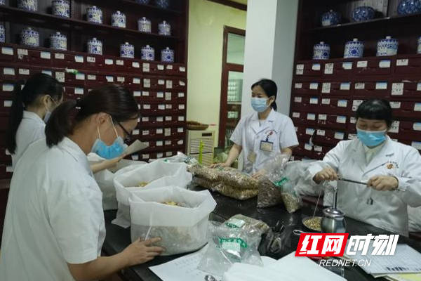 同事|株洲市中医伤科医院：5000余袋中药助力防疫